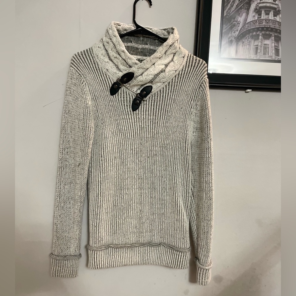 XIOS NY SIZE S Sweater  The elastic could fit a size M with Button Accents